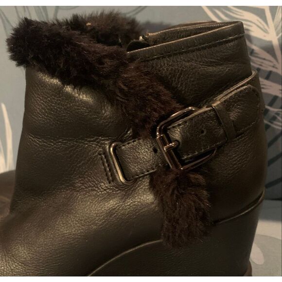 Aquatalia Black Cameron Faux Fur waterproof Wedge Bootie BOOTS sz 6.5 - Picture 3 of 11